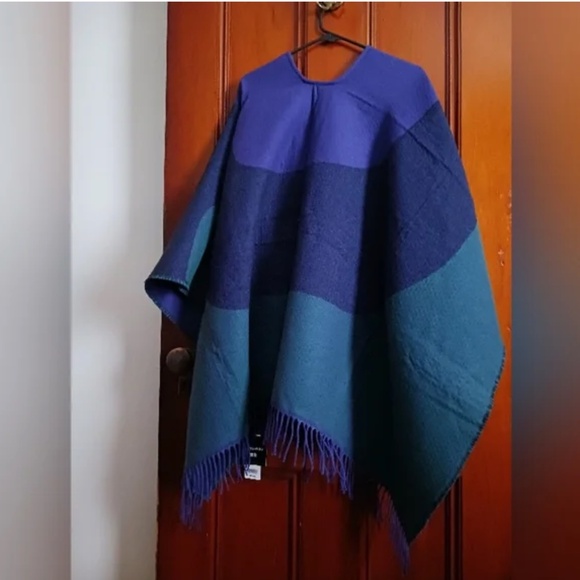 NWOT Marimekko x Uniqlo Poncho Scarf - Picture 3 of 4